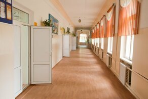 В туалете Новосибирской школы обнаружили тело погибшей девочки