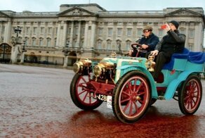 Один из первых автомобилей, «похожих на автомобиль», выставлен на аукцион