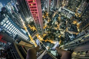 Вид на Гонконг с самых высоких небоскребов: снимки фотографа-экстремала