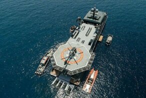 Для миллионеров создали яхту сопровождения