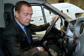 Дмитрий Медведев распорядился снизить ненаказуемый порог превышения скорости до 10 км/ч
