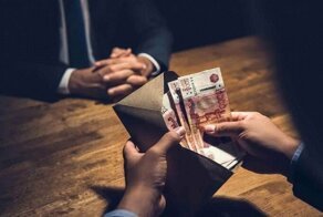 Российский следователь получил взятку в 19 миллионов, но избежал наказания
