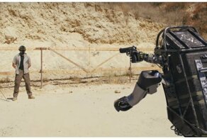 Новое поколение боевых роботов: качественная пародия на ролики Boston Dynamics