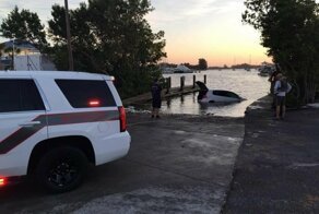 В США пенсионерка утопила машину и провела в ней всю ночь