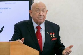 Две жизни Алексея Леонова