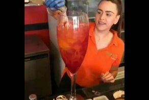 Выпью всего один бокальчик и домой