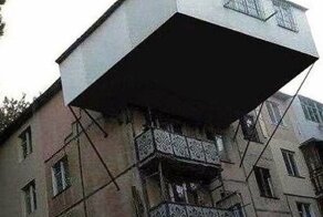 15 сумасшедших балконов, которых не должно было быть