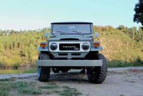 Американцы восстановили Toyota Land Cruiser 1977 года и добавили немного современности