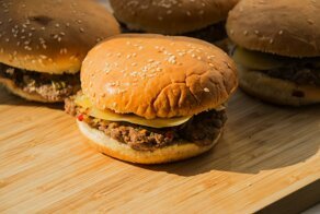 Красиво сидеть не запретишь: в уральской колонии открыли бургерную