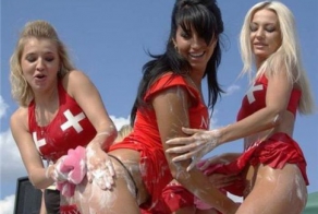 Девушки со странностями. Часть 2. (66 фото)