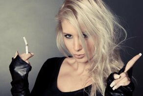 Женщинам действительно сложнее расстаться с сигаретой