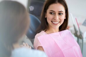 Почему щелкает челюсть при открывании рта?