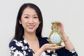 Британец за 1 фунт купил в благотворительном магазине вазу, которая на самом деле стоит целое состояние