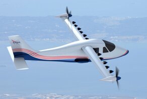 NASA показало свой первый электрический самолет