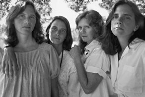 Четыре сестры делали совместное фото каждый год в течение 40 лет