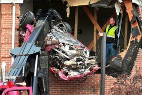 В США владелец спортивного Porsche врезался во второй этаж здания