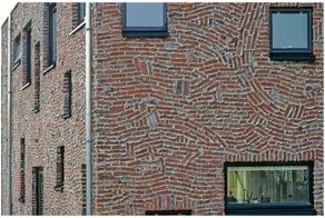 Кирпичный хаос, который, по всей видимости, делали пьяные каменщики