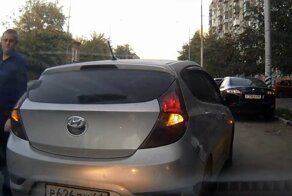  Разворот через стертую сплошную линию разметки и учитель с тонированными фонарями