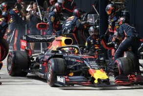 Команда Red Bull установила новый рекорд по скорости пит-стопа в Формуле-1
