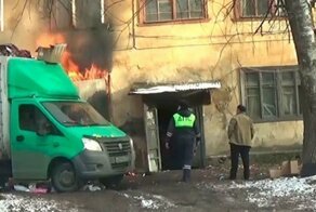 Настоящие полицейские! Сотрудники ДПС спасли людей из горящего дома в Подмосковье