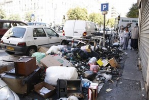 Во Франции протестуют против пенсионной реформы (30 фото)