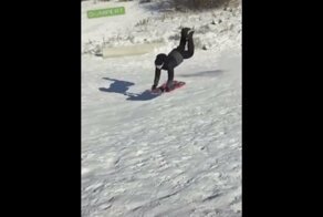 Почему не стоит съезжать со снежной горки лицом вперед