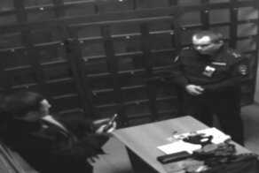 Сыктывкарских полицейских спас заклинивший затвор пистолета задержанного