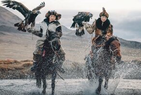 Удивительные фотографии соколиной охоты в Монголии