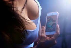 Почти половина россиян отправляют кому-нибудь свои интимные фото