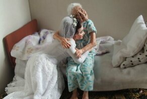 Эти милые и удивительные игрушки показывают жизнь пожилых людей в России