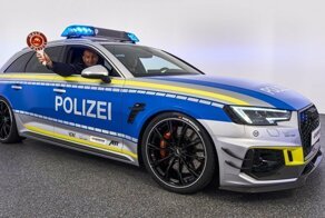 Немцы доработали универсал Audi RS4 и превратили его в полицейский автомобиль