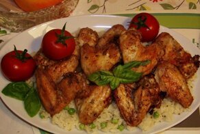 Куриные крылышки в духовке, на лицо хрустящие, сочные внутри