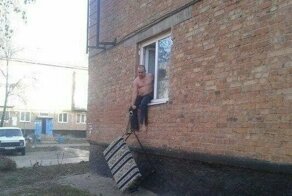 А из нашего окна голая девушка видна: 15 фото в стиле "Подсмотрено" о тайной жизни соседей