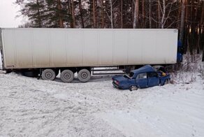 Авария дня. Пожилые супруги погибли на трассе в Свердловской области