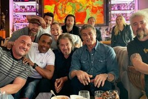 Все в сборе: Сильвестр Сталлоне посмотрел бокс вместе со своими друзьями