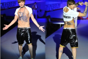 Абсурдная демонстрация мод (49 фото)