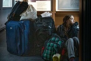 Грета Тунберг опубликовала фото на полу «забитого» поезда. Но у нее были билеты в первый класс