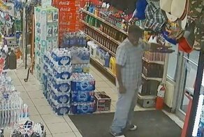 Житель Флориды украл бутылку Pepsi и попытался выбить запертую дверь