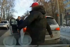 Дорожные разборки в Иркутске со стрельбой из травматического пистолета