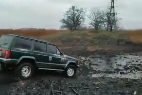 Не зная броду, не суйся в воду! История о том, как Jeep нырнул в лужу