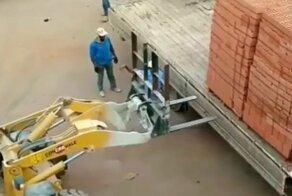 Сверхбыстрая разгрузка кирпичей