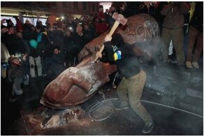 Исторический вандализм: построение светлого будущего начинается со смерти памятников