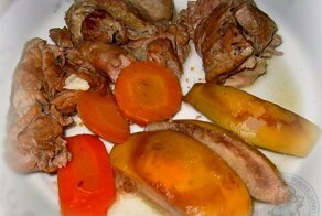 Баранина с айвой. В кастрюле на плите, в общем, Дымляма