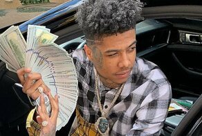 В США рэпер выкинул в толпу 50000 долларов