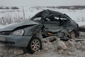 Авария дня. Приора не пропустила фуру под Томском