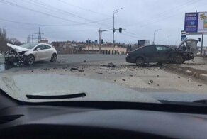 Отчаянная попытка проехать перекресток на красный в Саратове