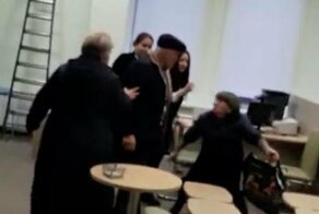 На Кавказе пенсионеры подрались в банке из-за выплат перед Новым годом