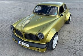 На аукционе продадут уникальный Volvo с двигателем от Corvette