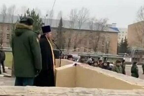 "Помолимся Господу, чтобы вы не тупили": священник сказал напутственное слово новобранцам
