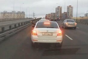 В Петербурге полиция заинтересовалась водителем, бросившим петарду на дорогу